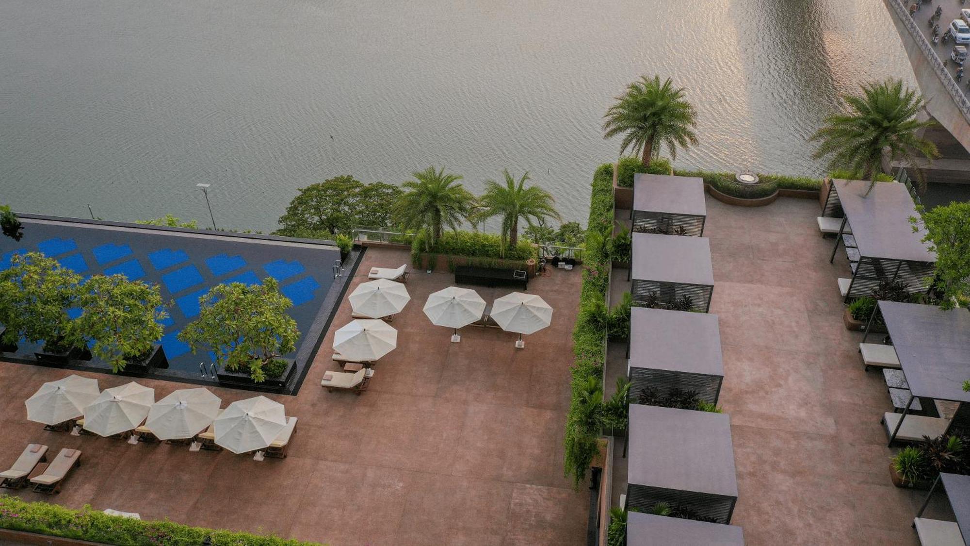 Sun & Moon, Riverside Hotel Phnom Penh Eksteriør billede