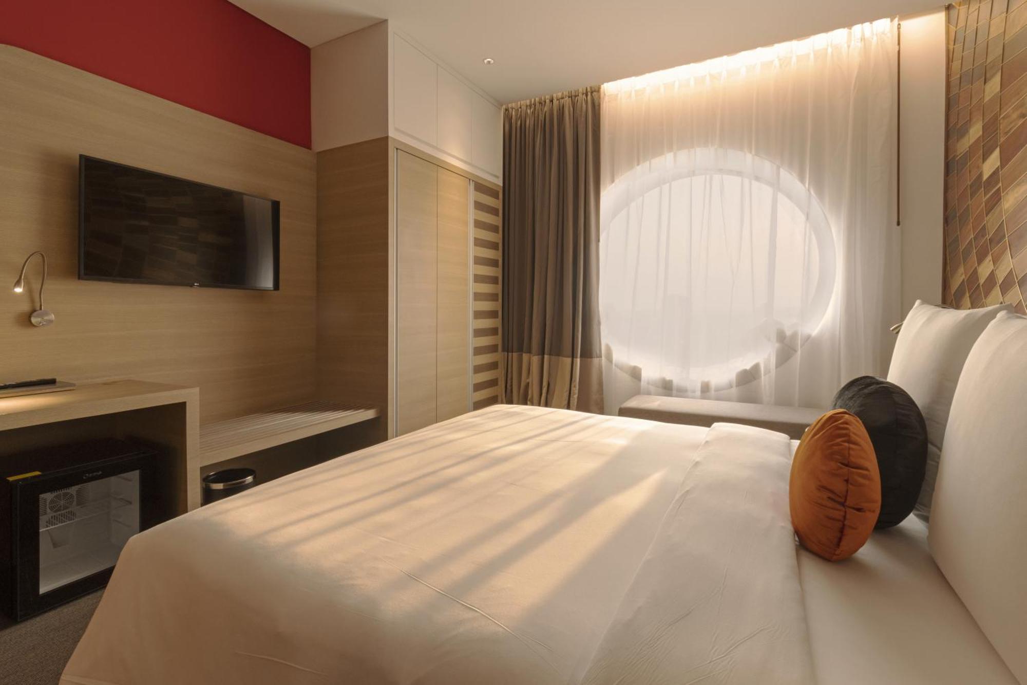 Sun & Moon, Riverside Hotel Phnom Penh Eksteriør billede